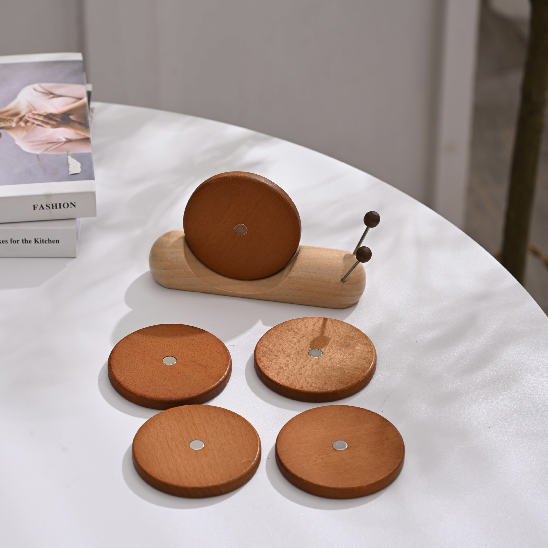Decorative Snail Wooden Coaster For Heat Insulation And Table Care_voghion.com