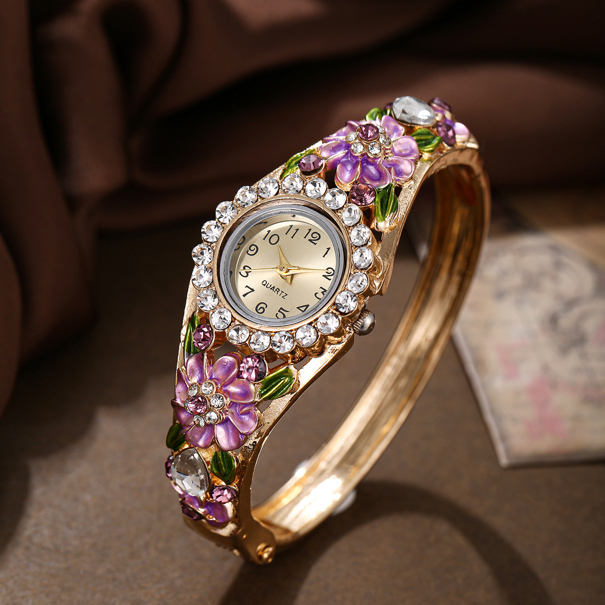2025 New Women's Diamond-Decorated Carved Flower Quartz Watch Fashion Alloy Bracelet Watch Women's Ready-Made Direct Delivery