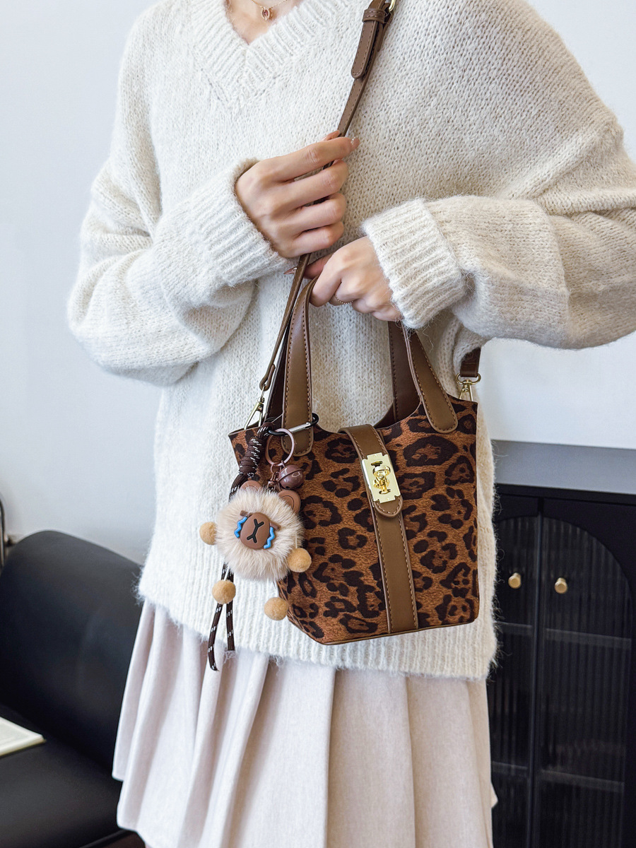 Modieuze schoudertas met luipaardprint dames crossbody bucket bag_voghion.com