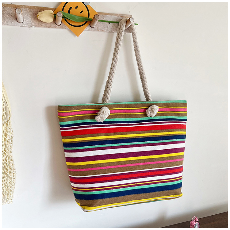 Women's Medium Canvas Geometric Stripe Streetwear Sewing Thread Square Zipper Tote Bag display picture 40