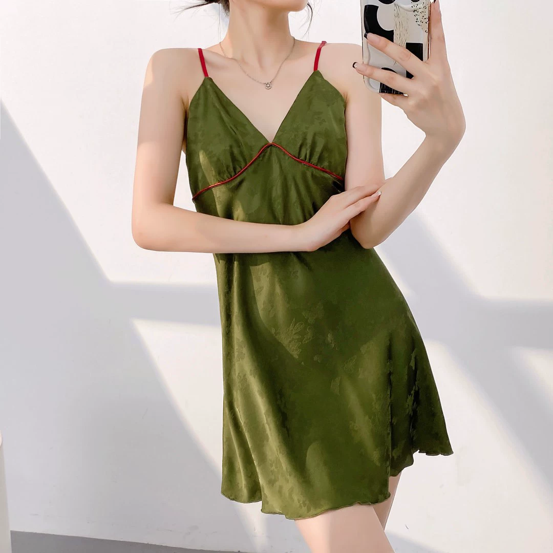 [Light Mist] Женская шелковая ночная рубашка на подтяжках из льда и снега, чистый страстный стиль, сексуальное искушение, стройнящий вид, контрастный жаккард, летний дом