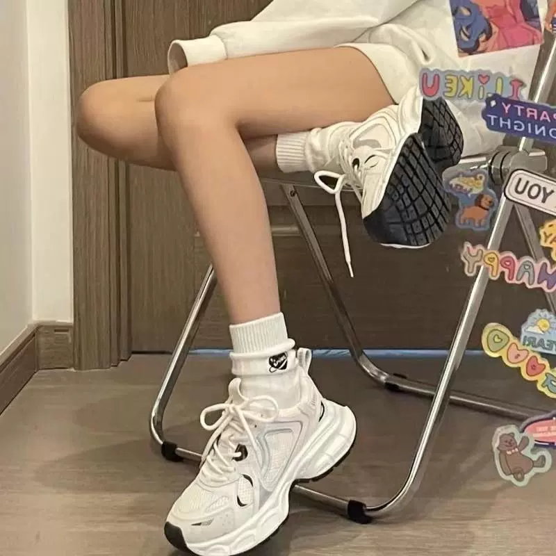 Спортивная обувь на толстой подошве женская летняя дышащая 2024 новая обувь отца женская универсальная обувь для бега