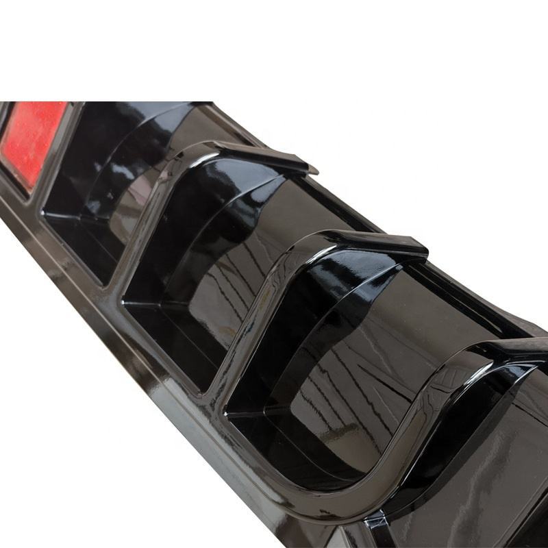 Suitable for BMW X3 rear lip G01, modified rear lip in glossy black, 2021 model, with lights and tail lip spoiler