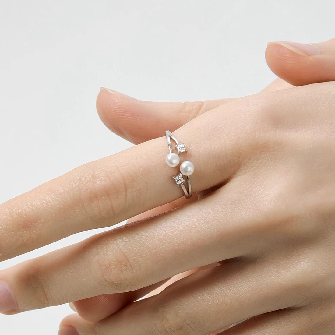 新款珍珠钻石戒指小众轻奢指环简约大气手饰品送女友情人节日礼物