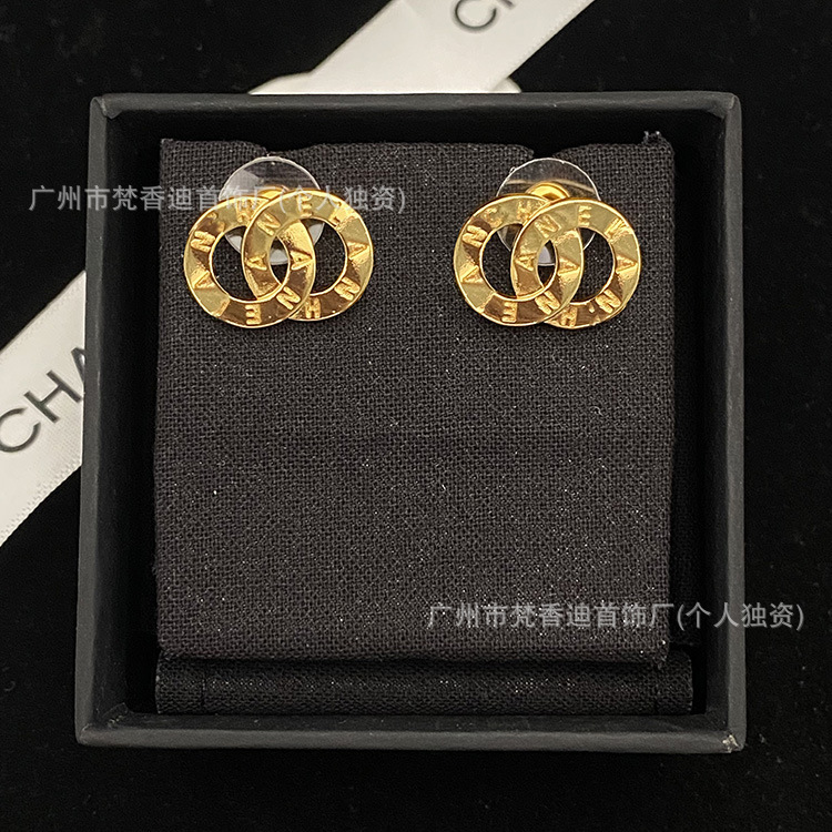 香奶奶25新款高级感镶钻珍珠爱心耳环女网红名媛气质复古耳钉饰品|undefined