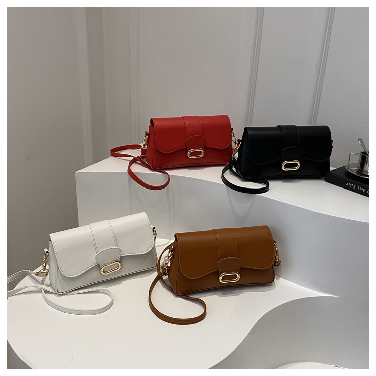 A casual and stylish small bag for women, a new 2024 fashion single-shoulder underarm bag, a retro and fashionable commuting crossbody small square bag undefined