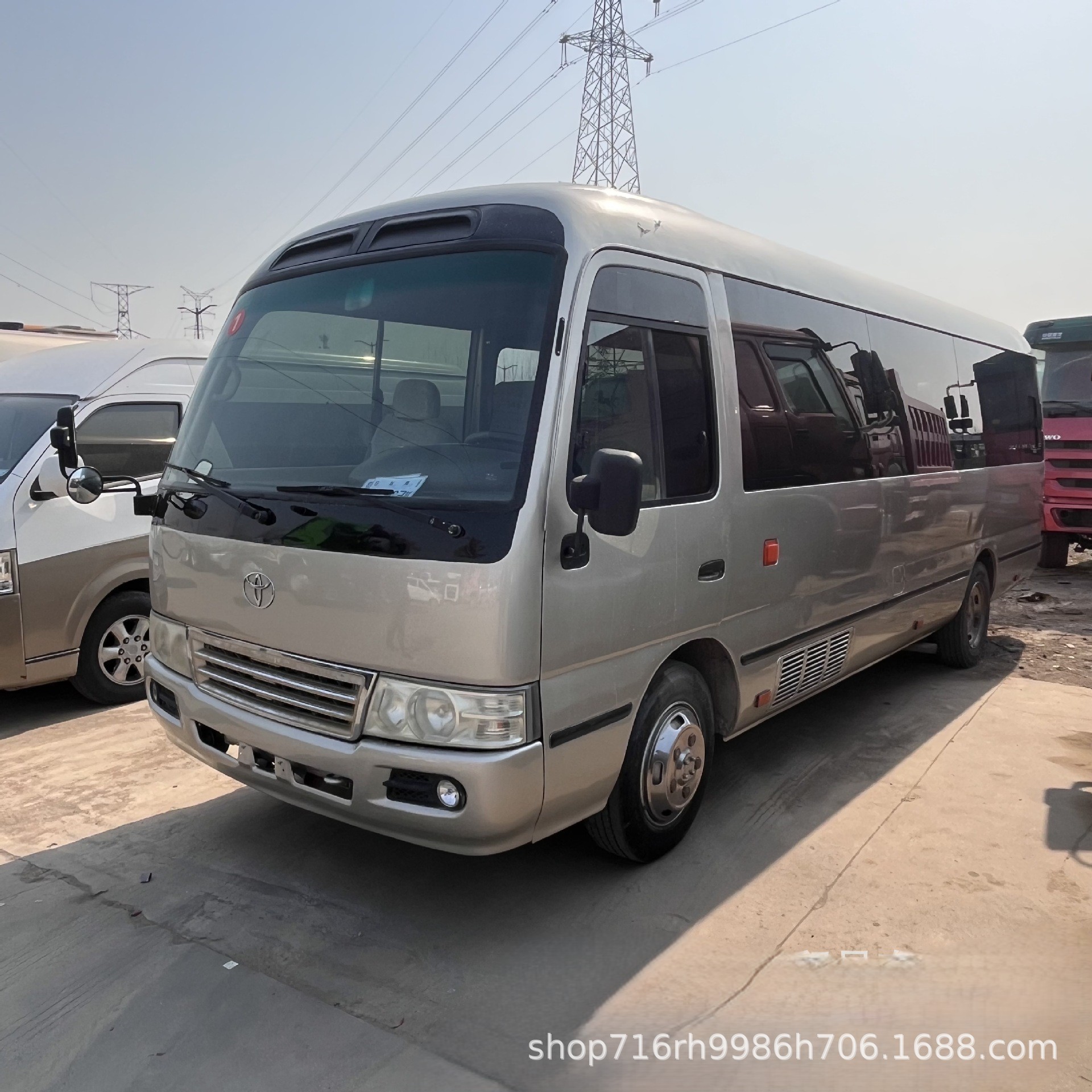 出口精品考斯特19-23座豪华电动门精品 木地板改装排放中巴车