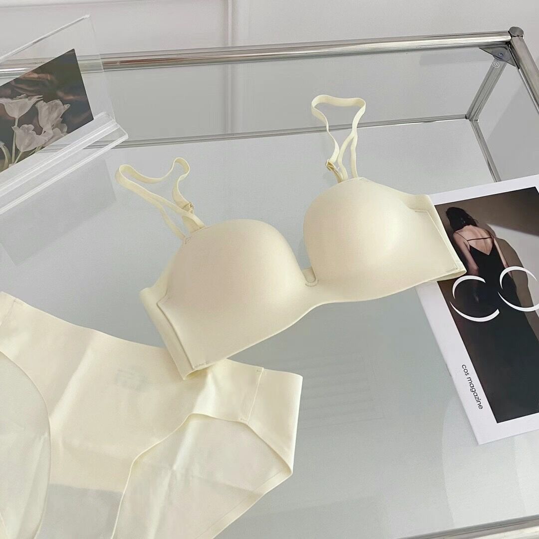 加厚显大内衣女小胸聚拢上托收副乳胸罩无钢圈防下垂平胸文胸套装