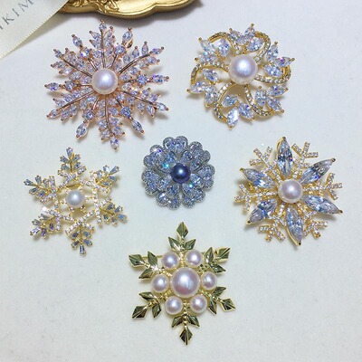 Winter Snowflake series tian freshwater Pearl Sternum Brooch sweater overcoat Pin Accessories