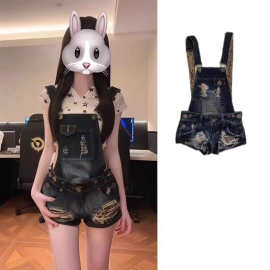 2025夏季美式辣妹水洗做旧年代感破洞牛仔背带裤女显瘦包臀短裤潮