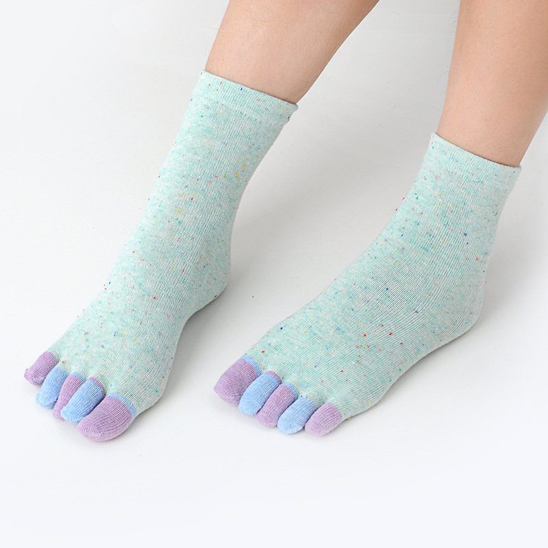 Venta directa de fábrica calcetines de algodón de color para mujer primavera y otoño color Toe calcetines sudor-absorbente tubo corto media pantorrilla estilo coreano calcetines de punta