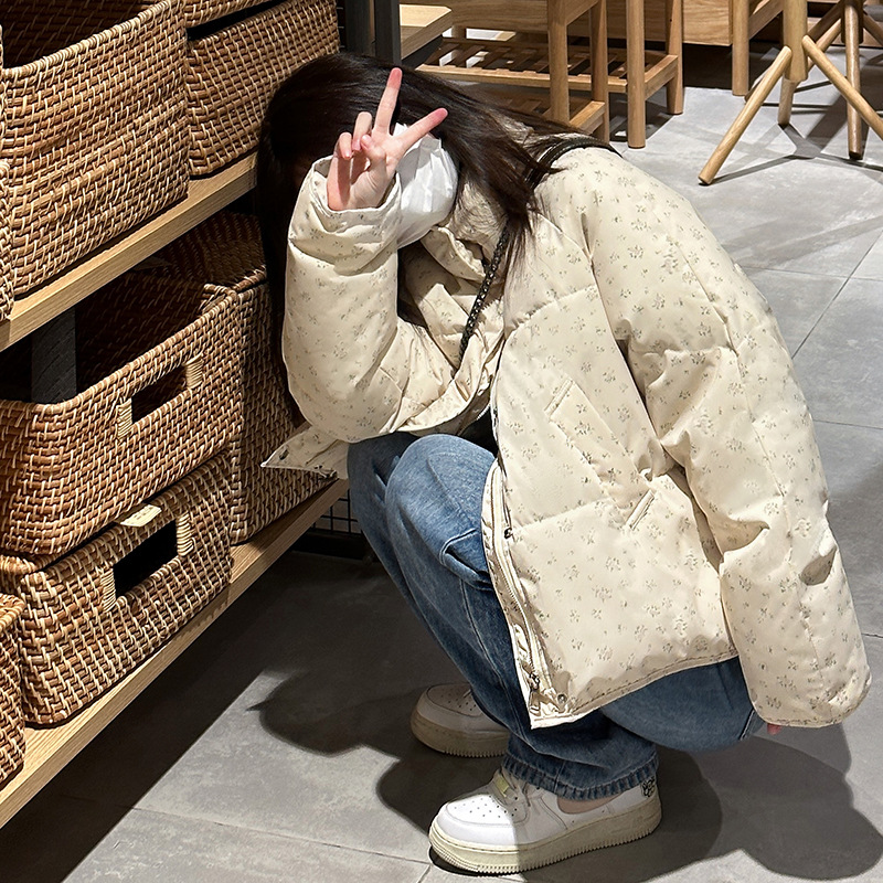 2025 coreano dulce cuello de algodón chaqueta de flores de invierno nuevo suelto delgado chaqueta de algodón corta