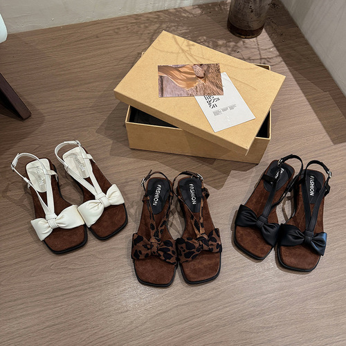 Sole sandal for beach wear, trendy summer match, retro heel, women's butterfly knot, external Roman, new literary style, open-toe