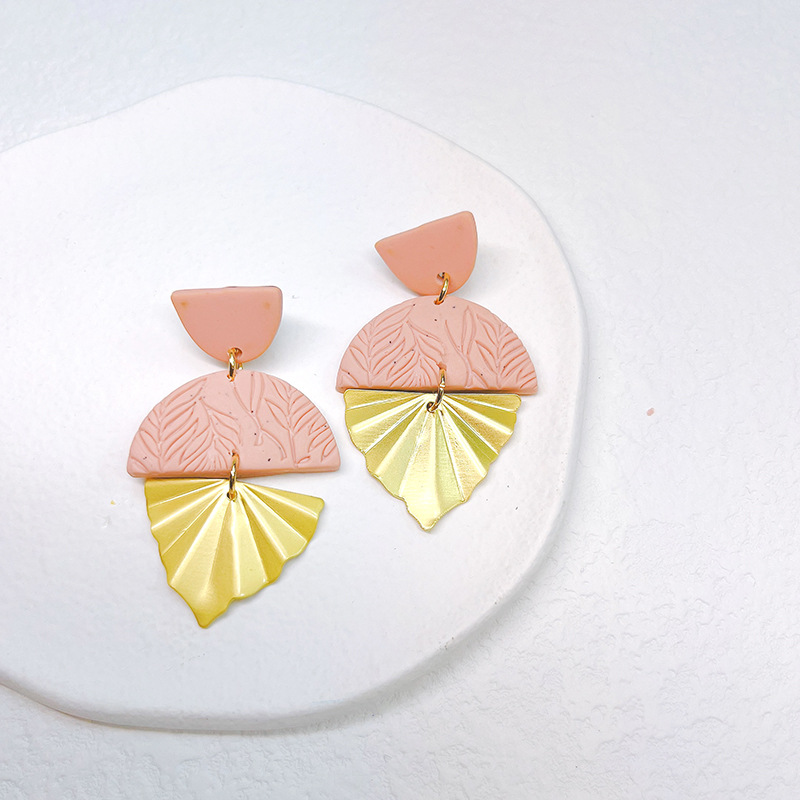 1 Pair Fashion Geometric Soft Clay Metal Patchwork Women's Drop Earrings display picture 6