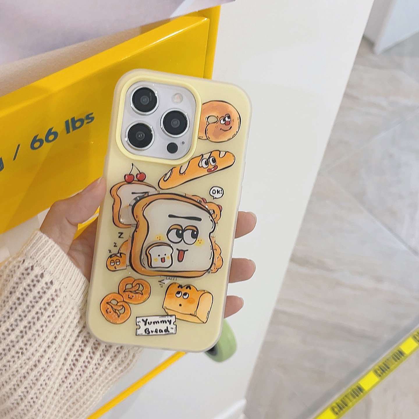 Enemoji de pan de dibujos animados lindo adecuado para Apple 16ProMax funda para teléfono móvil 15Pro creativo 14/13 femenino 16