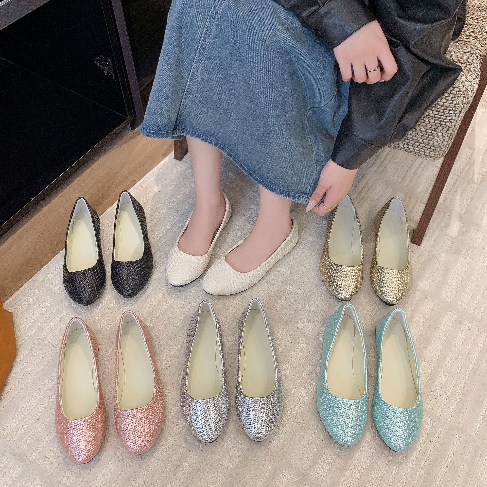 Gran tamaño de diseño trenzado sentido de otoño 2025 nuevo estilo poco profundo cabeza punta suela suave zapatos de abuela retro zapatos de sola plana para mujeres