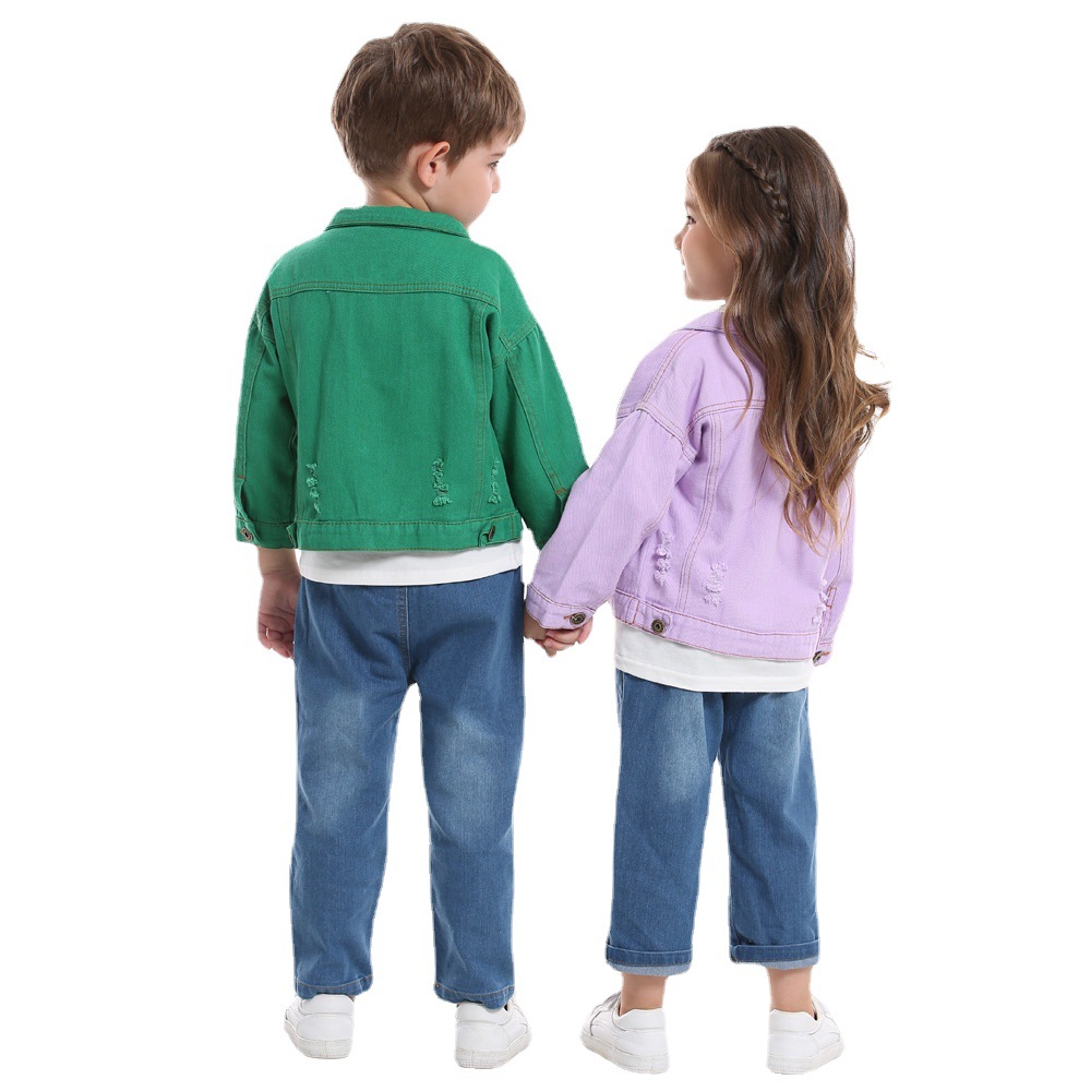 2025 Chaqueta de mezclilla de hermano y hermana de color caramelo de moda Chaqueta casual ultracorta de manga larga de un solo pecho de otoño Jacket