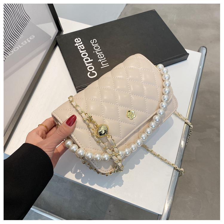 Fashion Pearl Chain Rhombus Embroidery Thread Messenger Small Square Bag Wholesale display picture 77