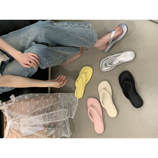 ��ʽС���L��ȹ���yɫ�Aֺ���������ЬŮ�⴩�ļ��r��ƽ�כ���Ь