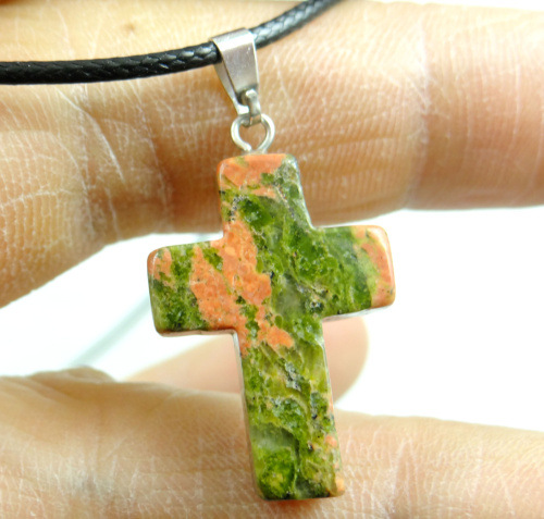 Comercio exterior caliente Piedra Natural Rosa cristal ágata piedra Cruz colgante collar accesorios DIY joyería que hace