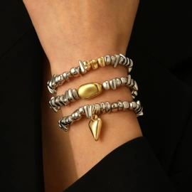 项链;戒指;耳钉