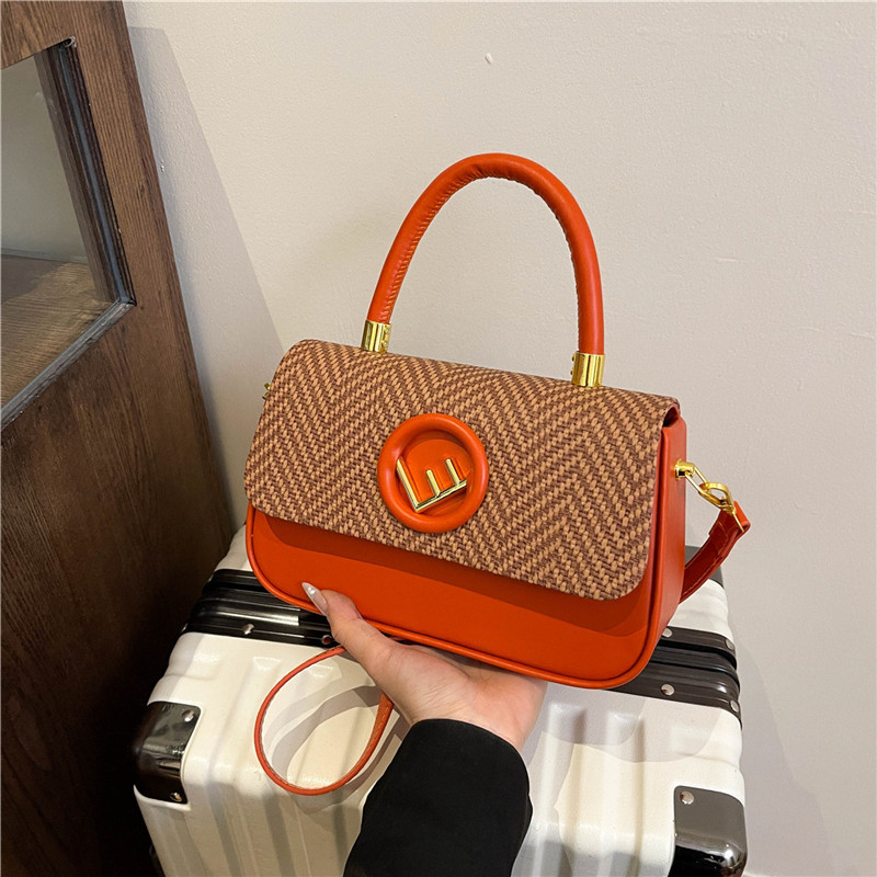 Bolso de caja de temperamento transfronterizo para mujer 2025 nuevo bolso cuadrado pequeño de sentido de alta gama de moda salvaje bolso de mensajero de un solo hombro