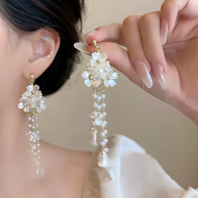 Pendientes de perla de diamantes con aguja de plata de súper hada, pendientes de borla de flores, pendientes de moda francesa, pendientes de nicho para mujer, lujo ligero, sentido de alta gama