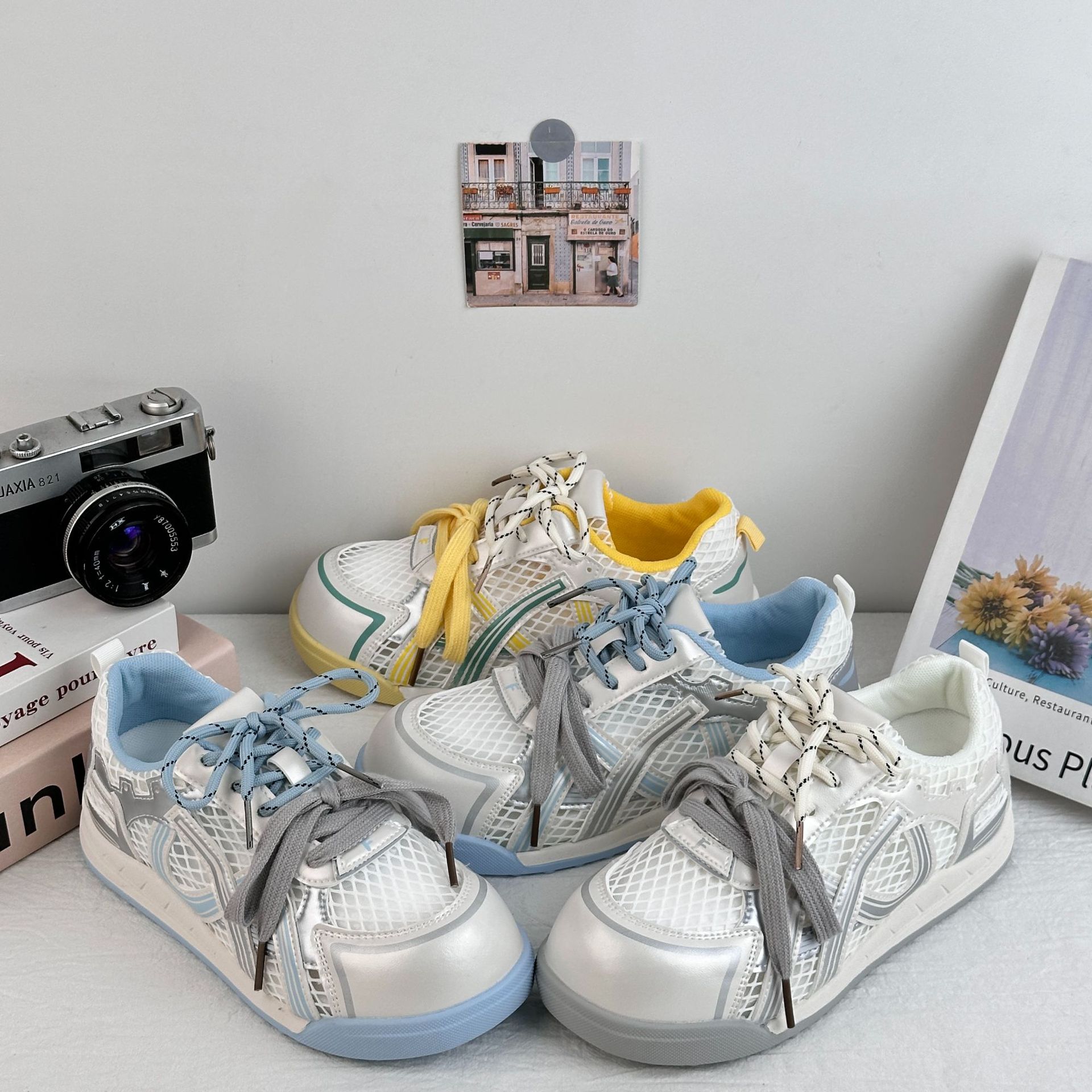 A9924 zapatos de suela gruesa para mujeres 2025 nuevos innes de cabeza redonda explosión de nicho casual retro estilo de puerto versátil zapatos de entrenamiento alemán