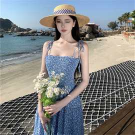 蓝色碎花蛋糕裙法式吊带连衣裙抹胸海边度假三亚旅游