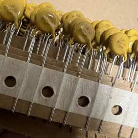 压敏电阻7D 471 脚距5mm