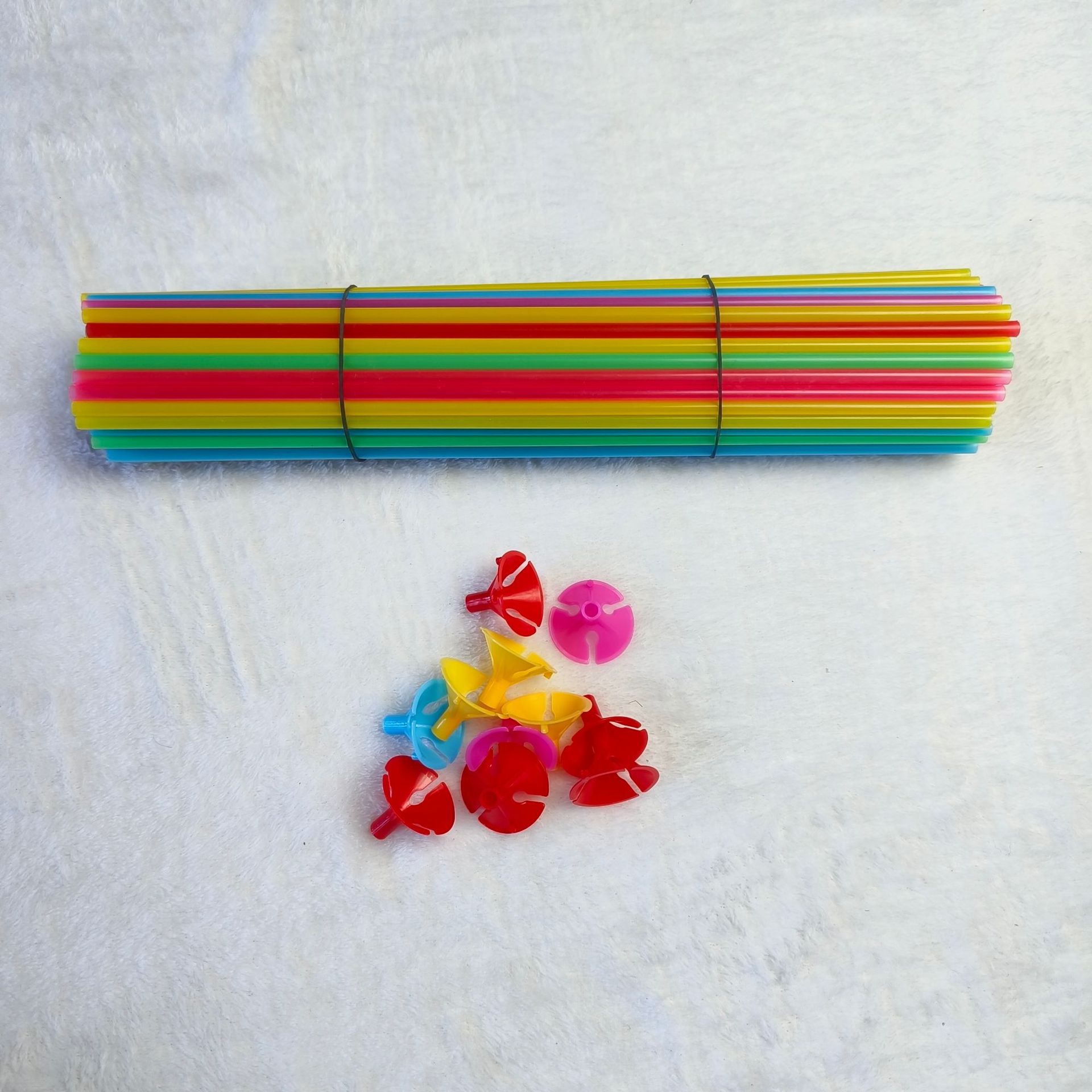 Fábrica al por mayor engrosada globo varilla soporte accesorios de plástico alargado engrosado globo varilla macaron color boda diseño