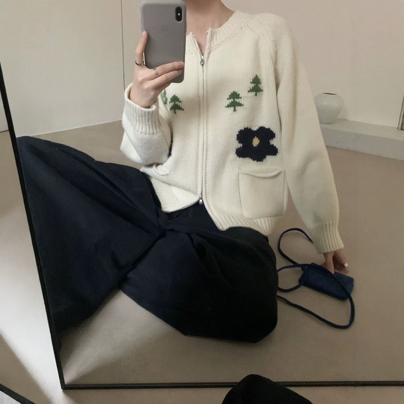 Yimo 2026 Autumn/Winter Lazy Style Jacquard Double-Zip Sweater for Women, Korean Sweet Style, Double Pocket, Thick Knit Outerwear Yimo 2026 Autumn/Winter Lazy Style Jacquard Double-Zip Sweater for Women, Korean Sweet Style, Double Pocket, Thick Knit Outerwear