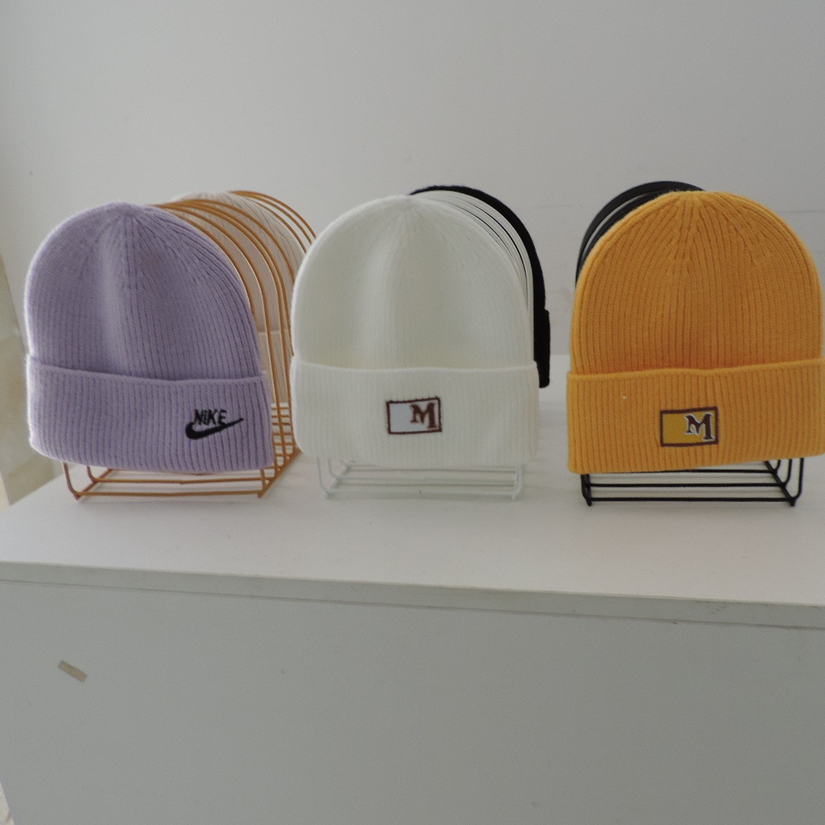 居家多功能桌面铁艺桌面收纳架帽子架店里书架置物架小型杂志架