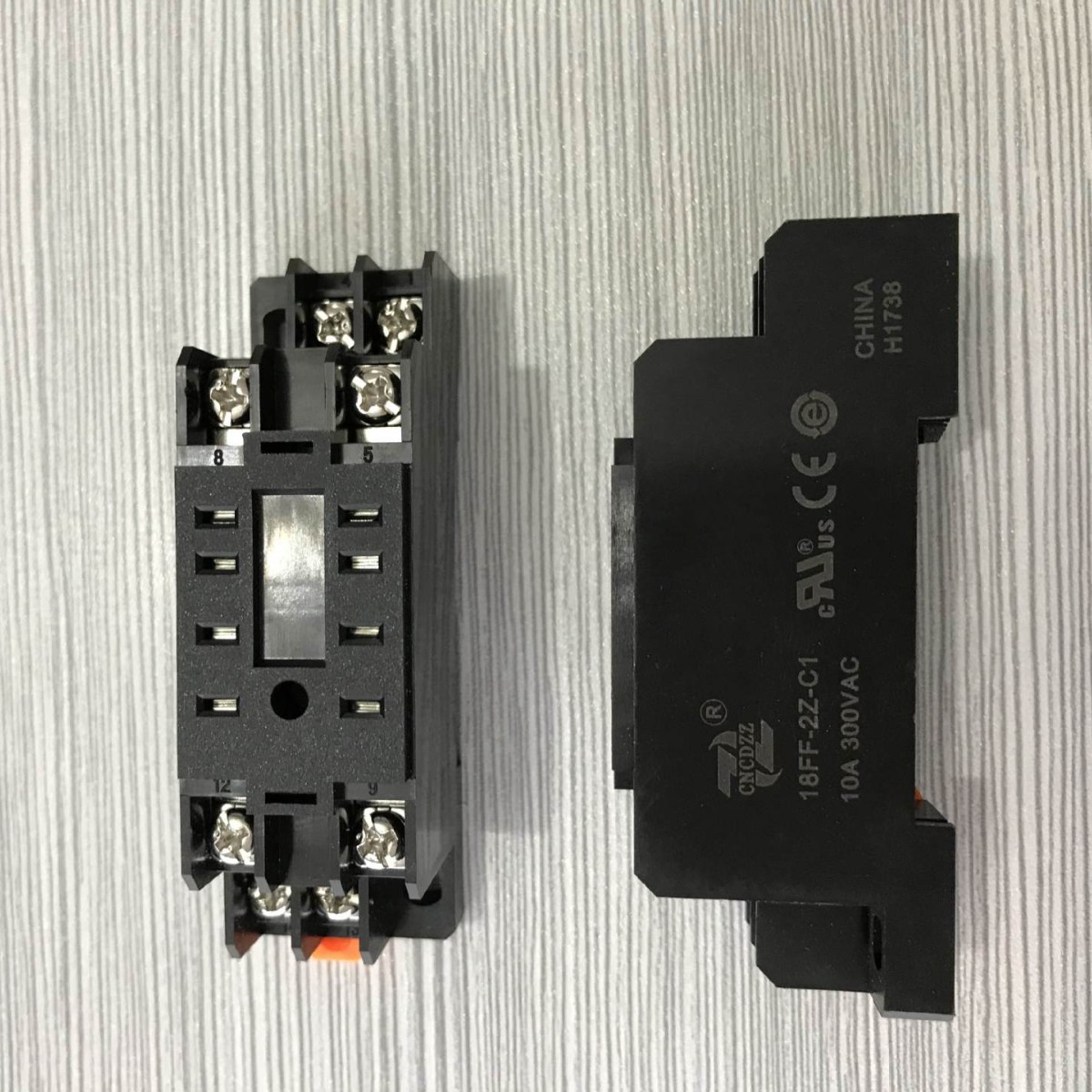 厂家供应现货合腾继电器插座PYF08A继电器插座