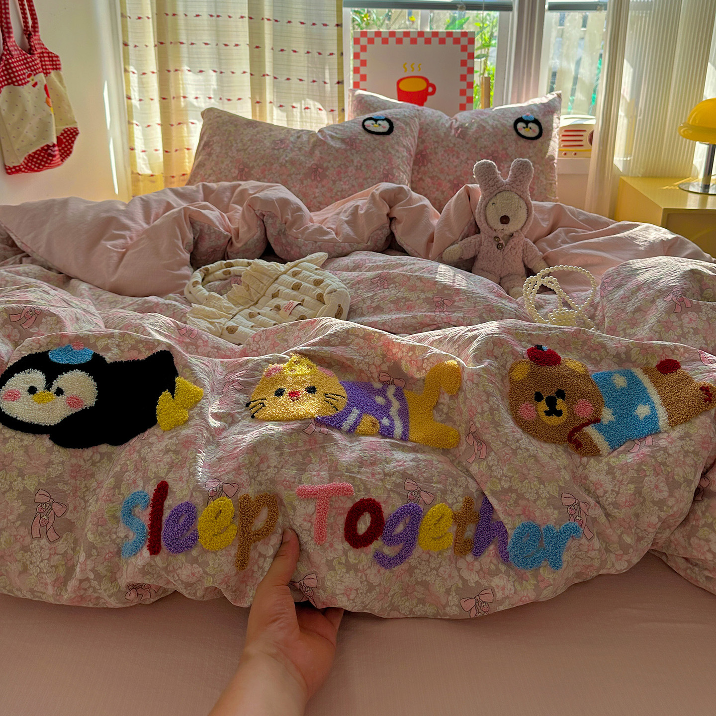 Madre y bebé clase A toallas de dormir desnudas bordadas de algodón puro cuatro piezas de cama sábanas super suaves cubierta cama dormitorio Kasa tres cuatro piezas de conjunto