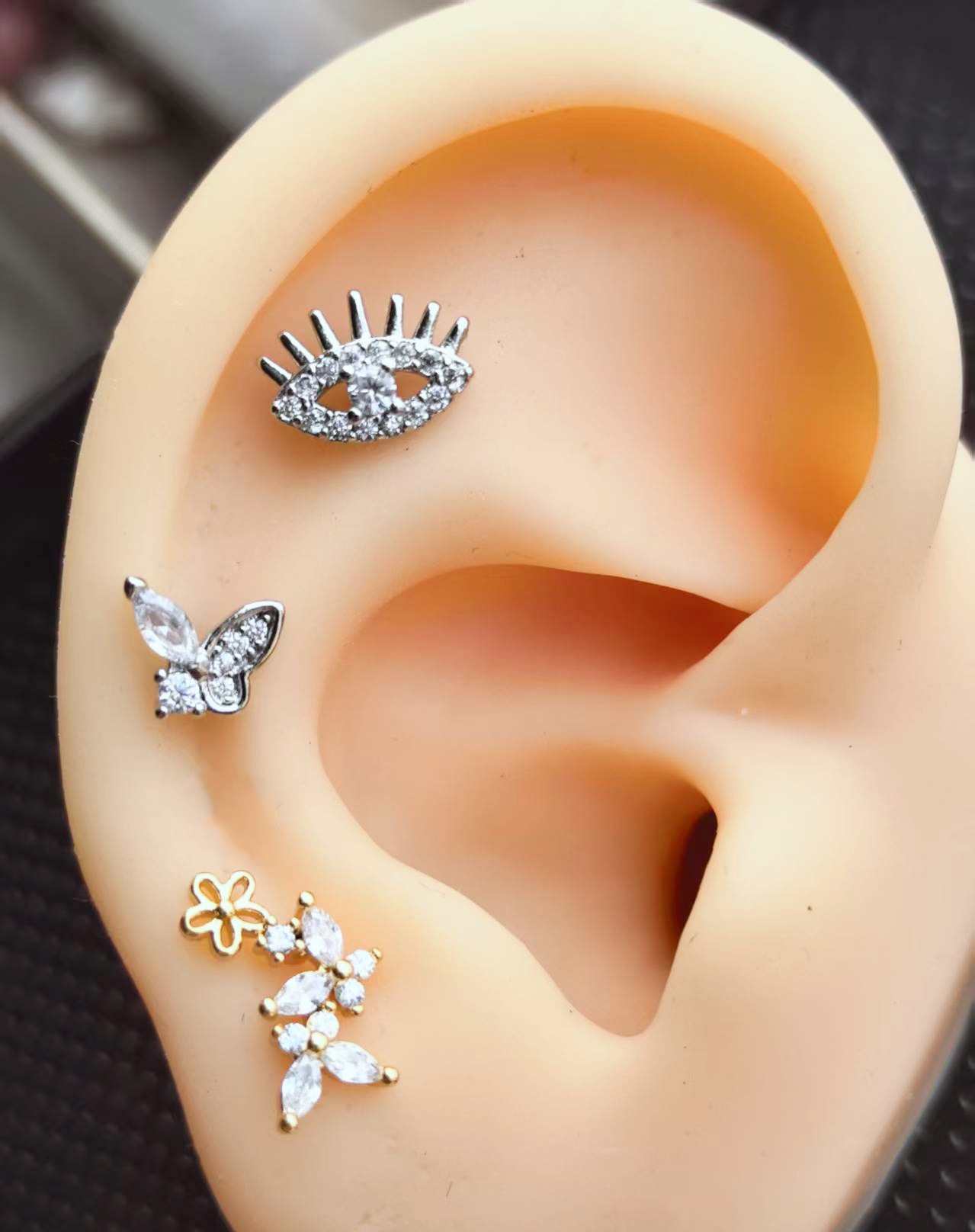 New Devil's Eye Sexy Screw Ear Bone Nails Copper Micro-Inlaid Zircon Earrings for Women detail image 7