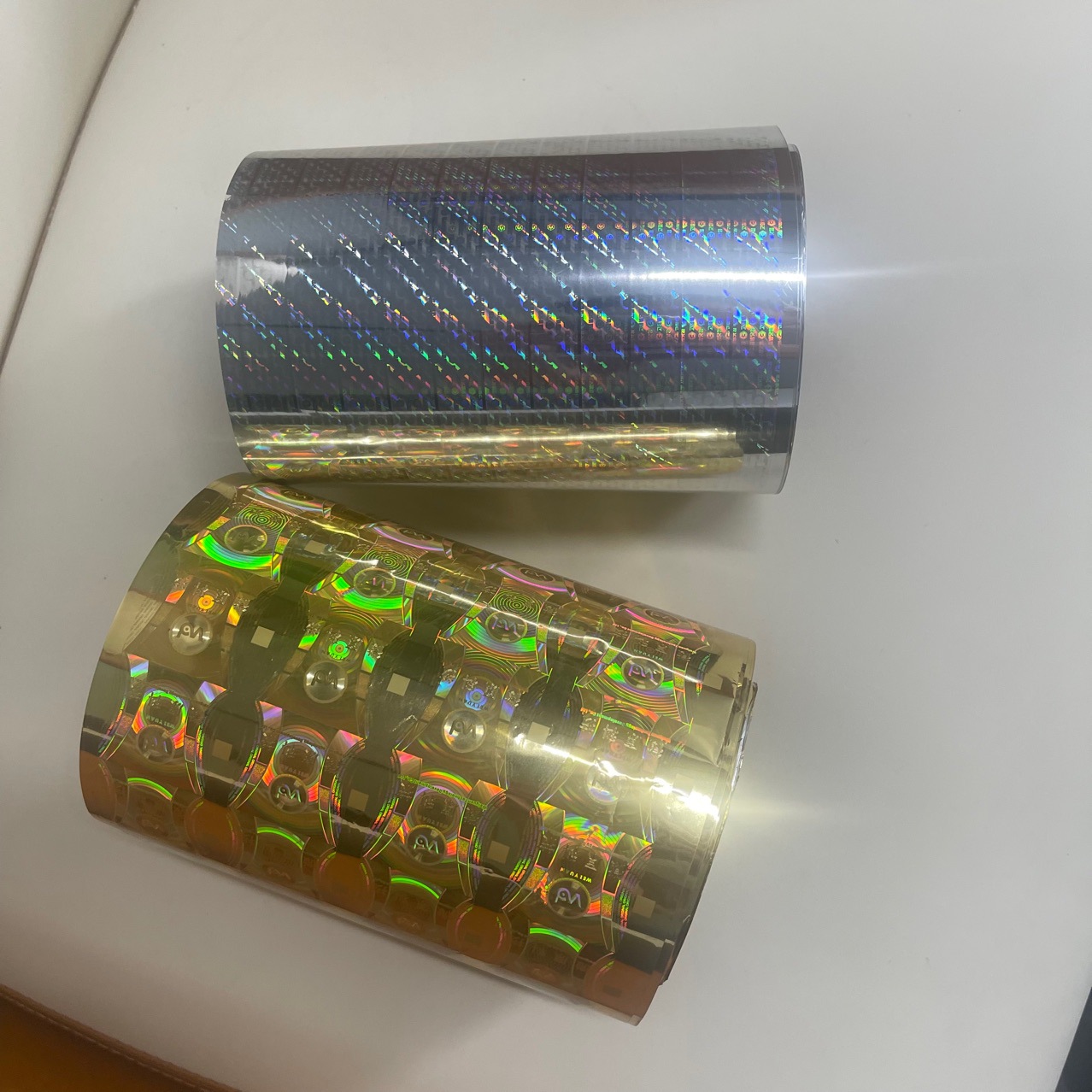 全息镭射烫印膜可烫卡/烫不干胶/烫包装彩盒上/可自定义图案效果