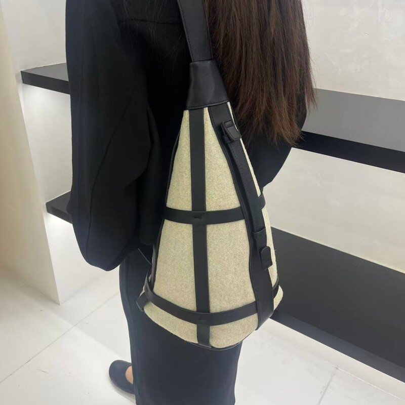 Korean Niche Designer's Same Style Linen Color-Blocking Backpack, Personalized Shoulder Bag, Trendy Textured Women's Bag, Water Bottle Bag for Women Korean Niche Designer's Same Style Linen Color-Blocking Backpack, Personalized Shoulder Bag, Trendy Textured Women's Bag, Water Bottle Bag for Women