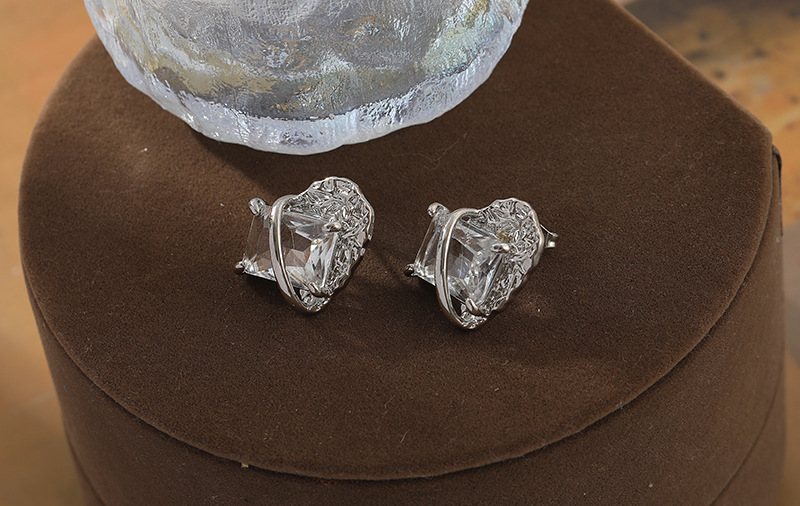 Retro Geometric Copper Inlay Zircon Ear Studs 1 Pair