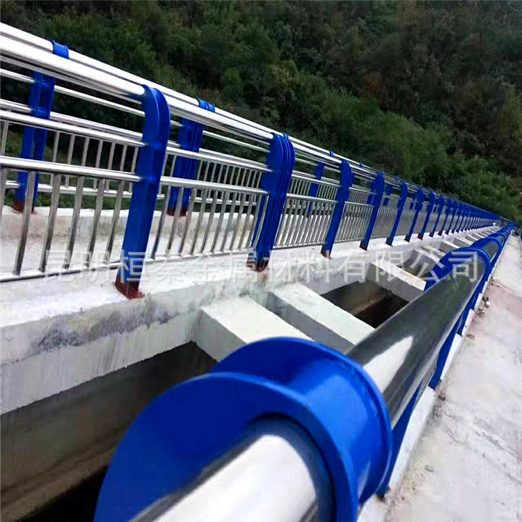 云南厂家直销不锈钢复合管 不锈钢碳素复合管 防撞栏立柱景观护栏