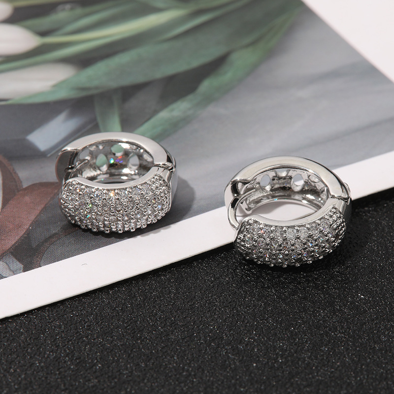 Pendientes de aro con microcirconitas engastadas, de diseño creativo y de alta gama, muy vendidos en el mercado internacional, joyería de moda para mujer al por mayor.
