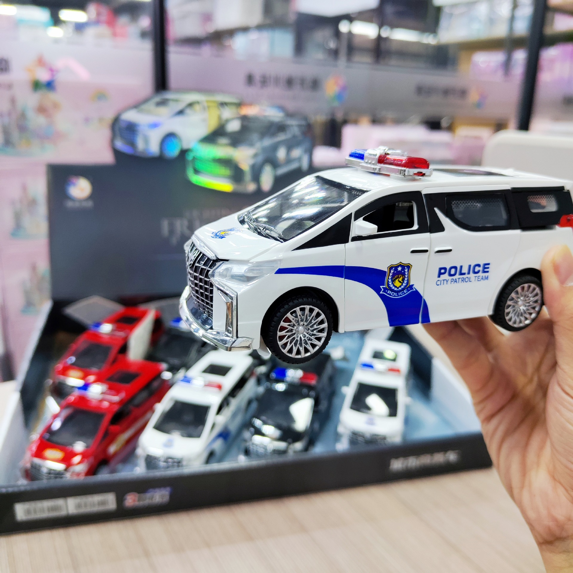 男孩玩具商务警车仿真声光惯性玩具车模型可开门儿童玩具礼品礼物