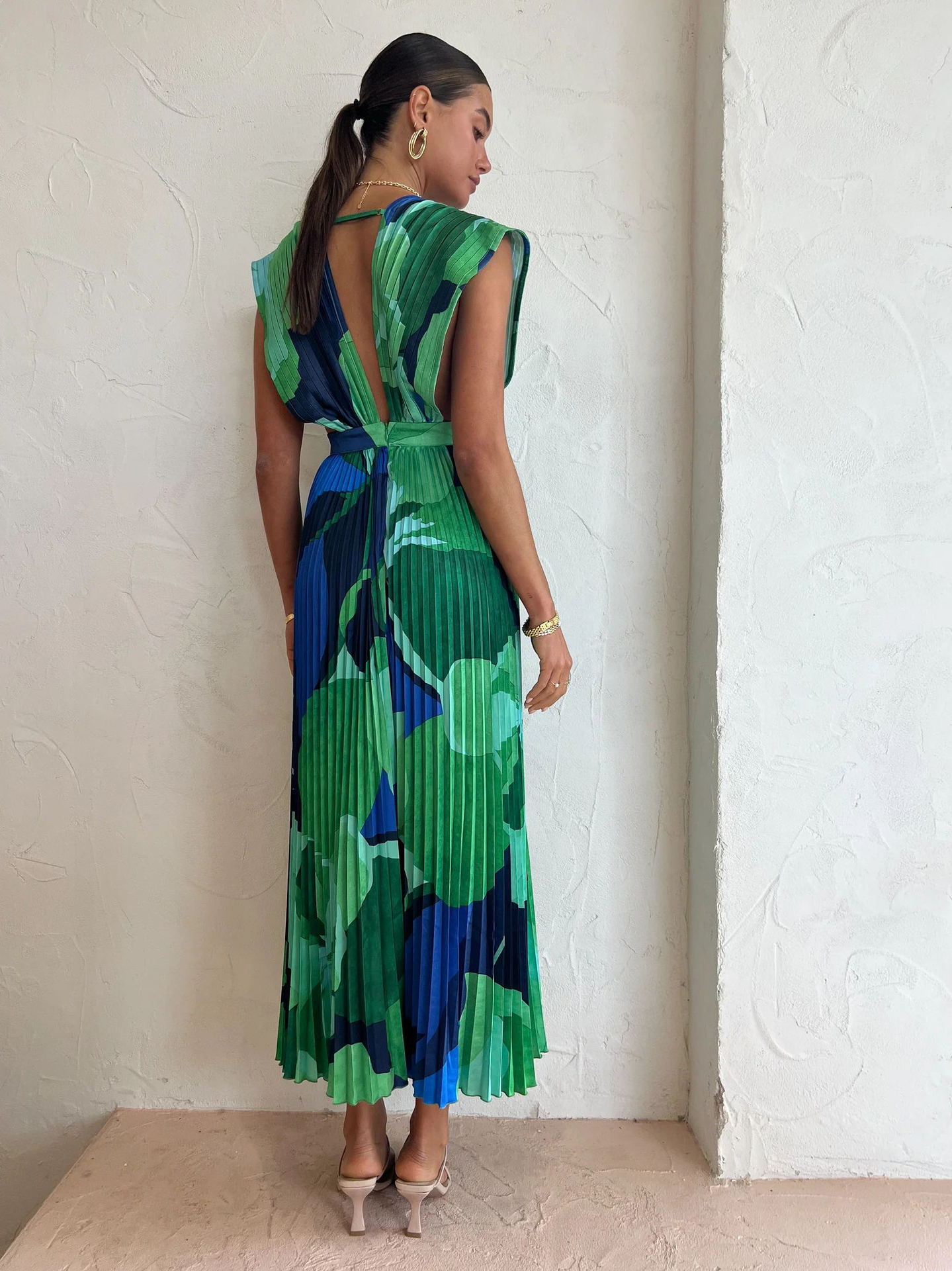 Zipper, Pleated, Backless Design Vacation Style Wholesale Women's Vacation Zipper Pleated Backless Color Block Holiday Travel V Neck Sleeveless Swing Dress