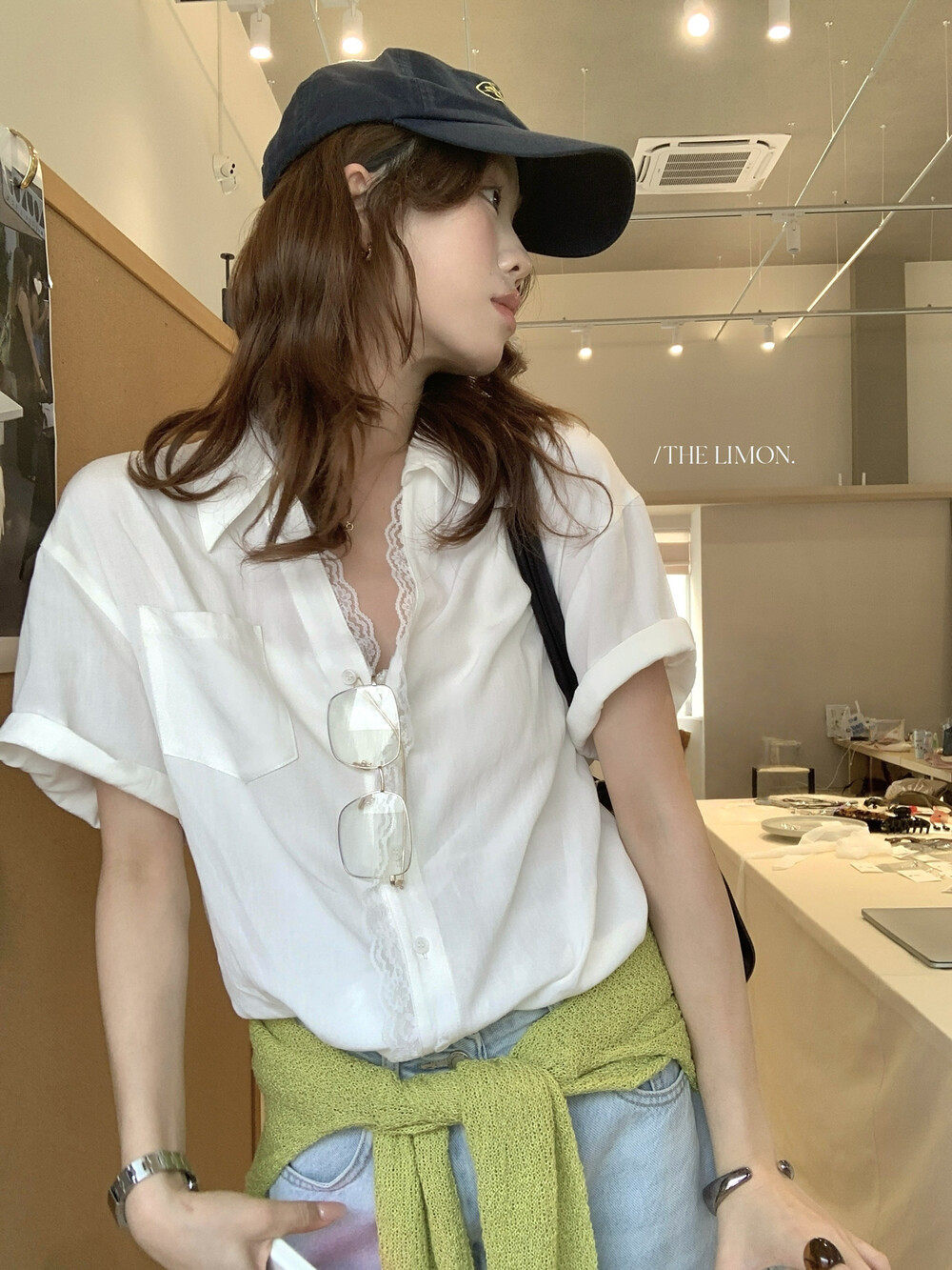 Áo sơ mi tay ngắn nữ phối ren viền cổ, dáng rộng mùa xuân hè — màu trắng, Xanh da trờicolor chi tiết 6