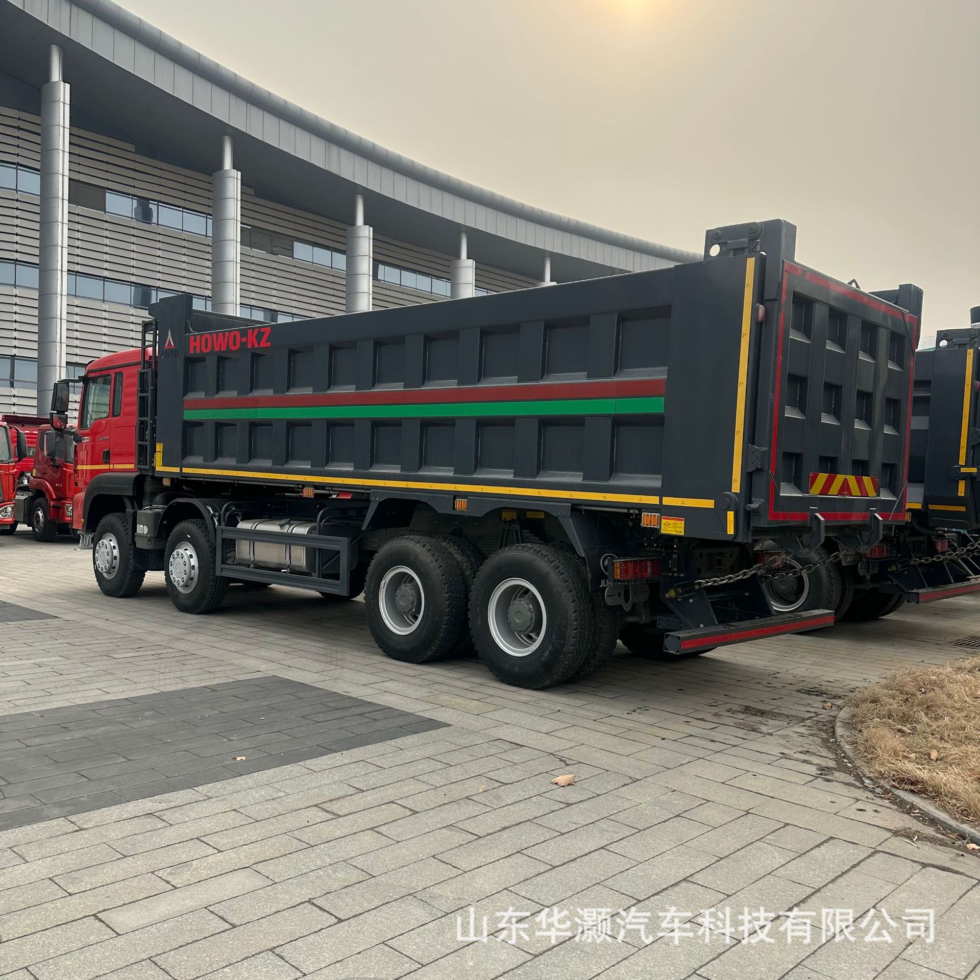 Cross-border Sinotruk HOWO TX Dump Truck, High Horsepower, Left and Right Steering Options, Mining Sand and Gravel Transport Tipper Truck