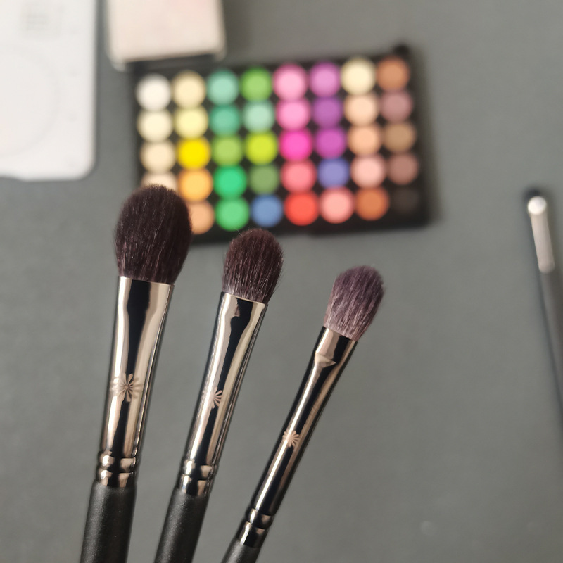 pony recommend bi + Suo 205A 206A 207A eyeshadow brush base paving color brush blooming brush fine light front wool pony recommend bi + Suo 205A 206A 207A eyeshadow brush base paving color brush blooming brush fine light front wool