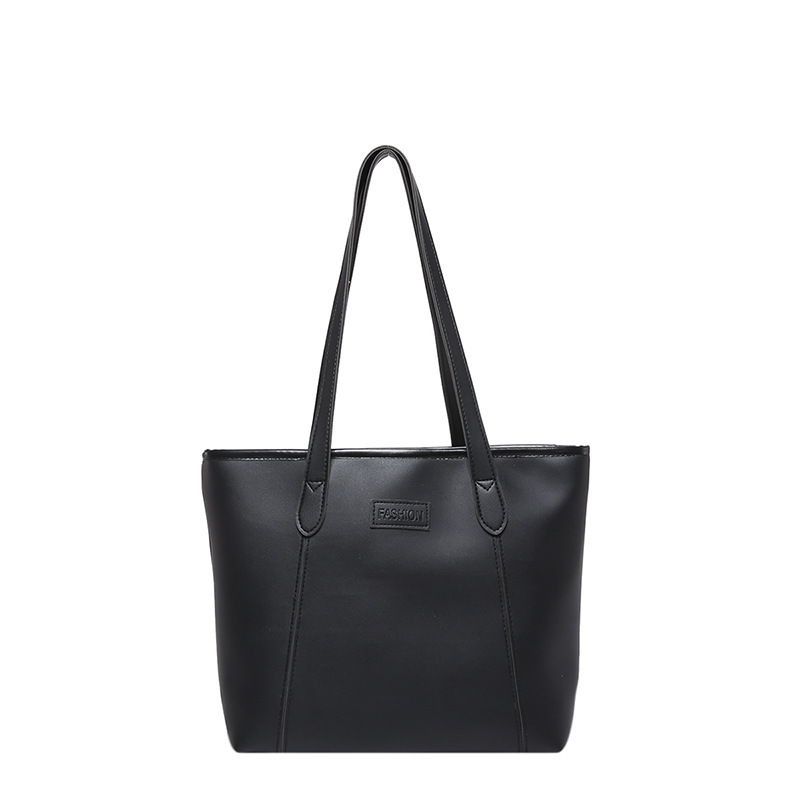 Bolsa de otoño y invierno 2024 nueva bolsa de mujer de viaje de gran capacidad, bolso de hombro de viento simple, bolso de brazo de empalme simple