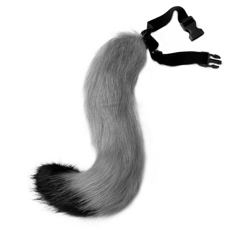 ハロウィーンの新型コスプレの手はキツネのしっぽのアマゾンをシミュレーションします。|undefined