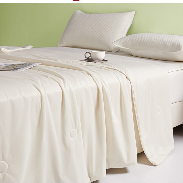 Sensación fresca de verano Clase A seda de hielo edredón fresco de verano juego de cuatro piezas sedoso sueño desnudo edredón de aire acondicionado sábana ropa de cama