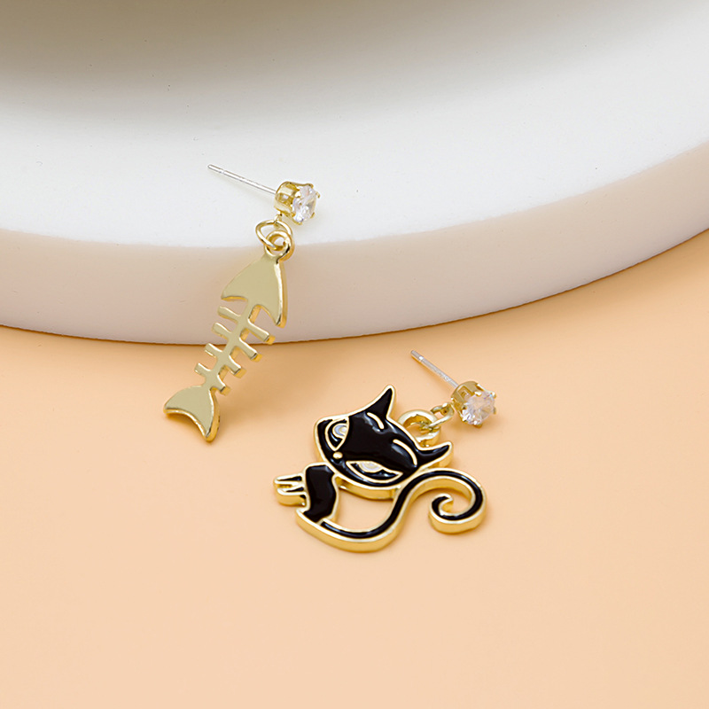 Fashion Cat Fish Bone Alloy Asymmetrical Plating Inlay Rhinestones Women's Drop Earrings 1 Pair display picture 5